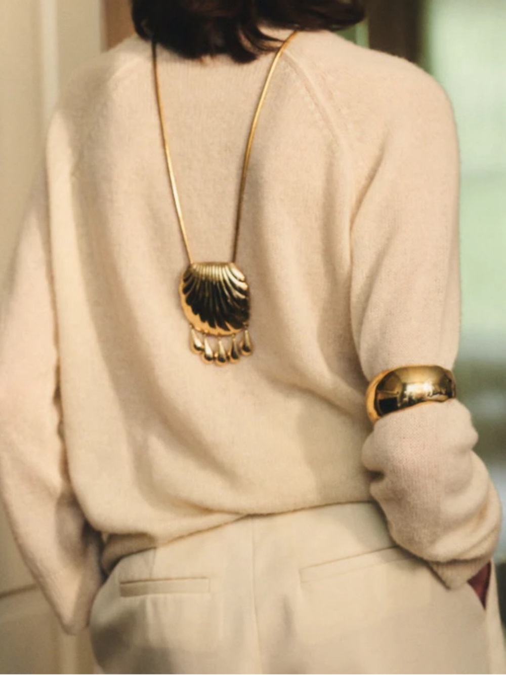 Authentic Juju Vera Petra Shell Necklace – Gold-Plated Statement Pendant - Picture 8 of 10